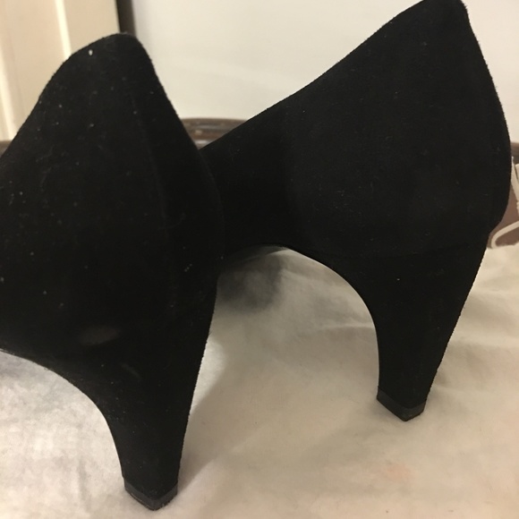 BLACK AND GREY SUEDE PRADA PUMPS PREVIOUSLY LOVED - Picture 8 of 8